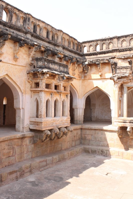 India 2010 - Hampi - Temples - Queens Bath